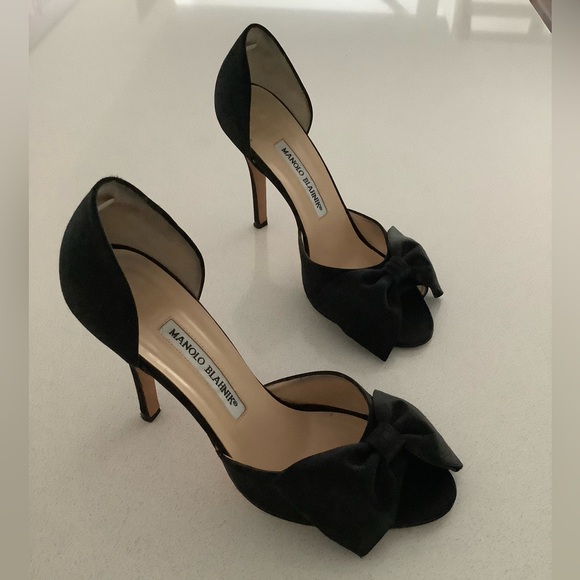 Manolho Blahnik Satin Bow Heel - Picture 2 of 6